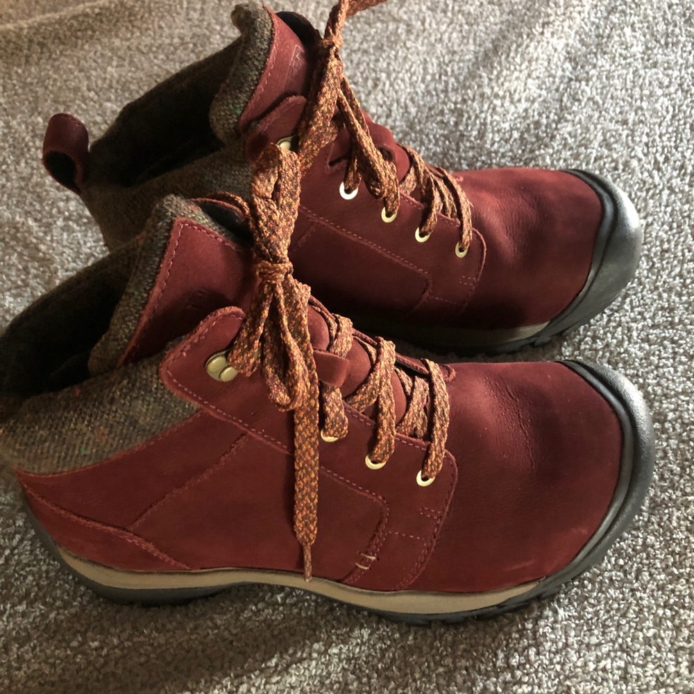 Keen hiking shoe/boot size women’s 9 like new
